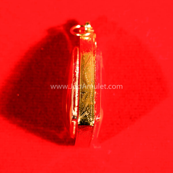 หลวงปู่โต๊ะ รุ่นพระพุทธกวัก เนื้อตะกั่ว ปี 2517 - Image 3