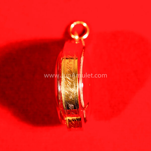 หลวงปู่โต๊ะ รุ่นผงประจำวันเกิด เนื้อเกษร ปี 2520 - Image 3