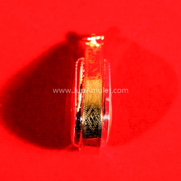 หลวงปู่โต๊ะ รูปเหมือนใบโพธิ์ ปี 2523 เนื้อนวะโลหะ - Image 3