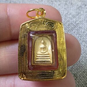 หลวงพ่อโต รุ่นอุดมโชค โภคทรัพย์ ปี 2550 เนื้อทองคำ